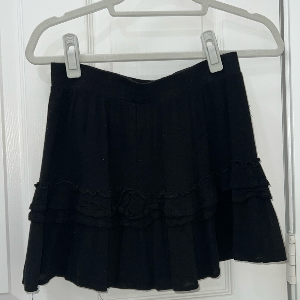 Black flowy mini skirt